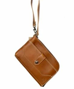 Bags Travelers Leather Wristlet By Oak River