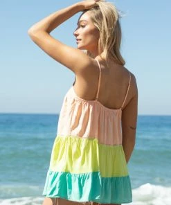 Davi & Dani Color Block Sleeveless Top