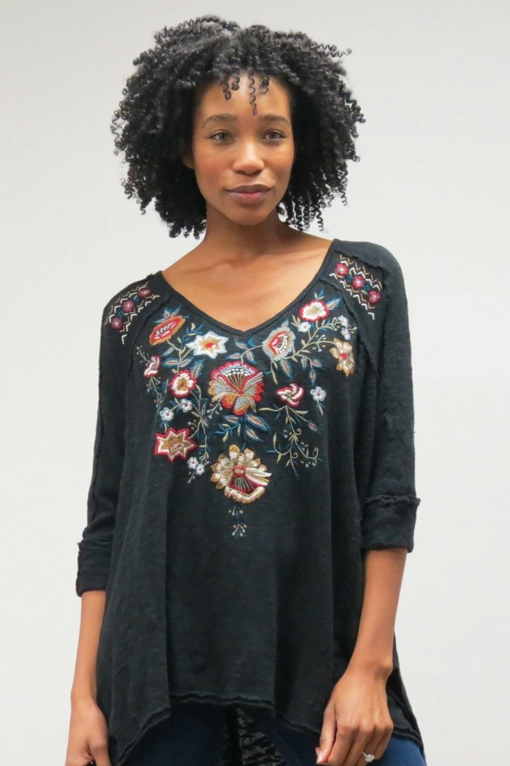 Caite Ladies Penni Pullover Top In Black