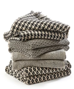 GIFTCRAFT Black & Cream Handloom Throw Decor