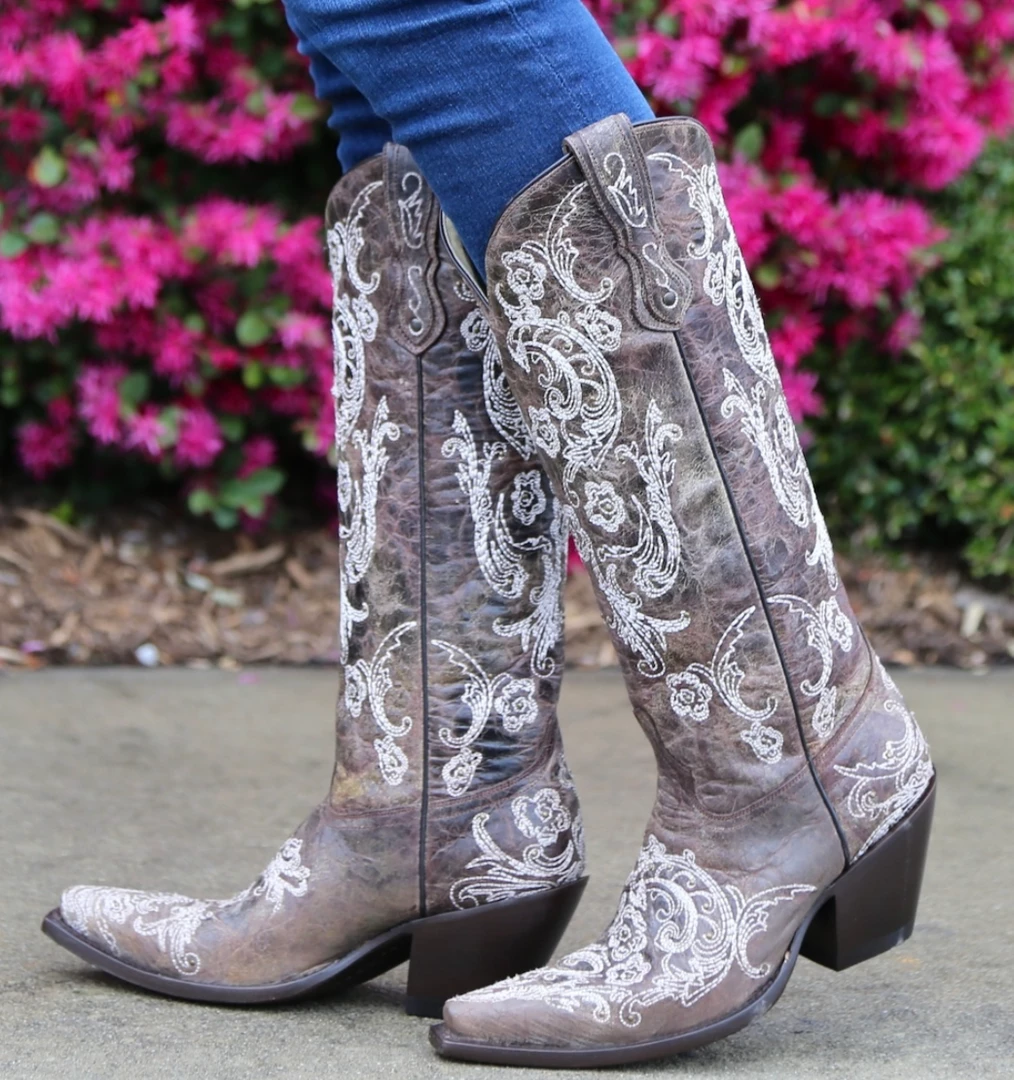 Boots Corral Brown White Full Stitch And Studs G1027 -(PM)