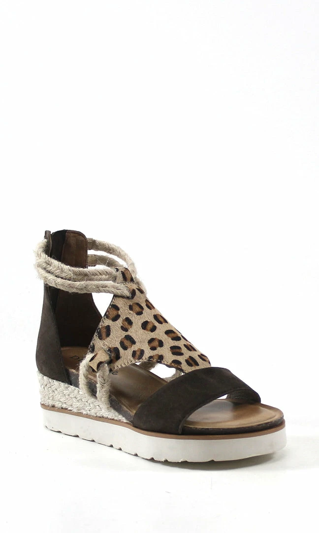 DIBA IMPORTS Green Clover Sandals