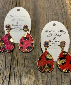 JJs Designs & Boutique Animal Print Hoop Earrings