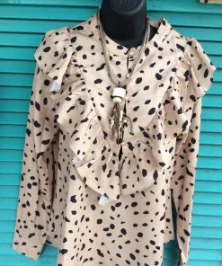 JJs Designs & Boutique Cezelle Collection āVā Ruffle Detail