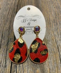 JJs Designs & Boutique Animal Print Hoop Earrings