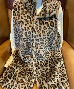 JJs Designs & Boutique Dusters - Kimonos Plush Leopard Vest