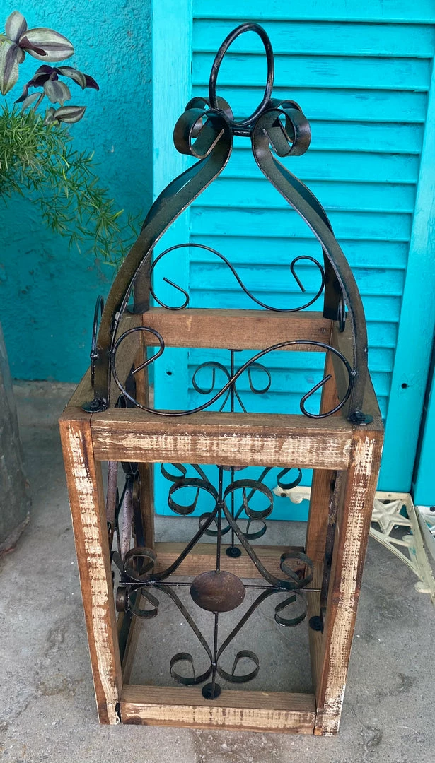 Duitman's Wholesale Wood Distressed Lantern Accessories