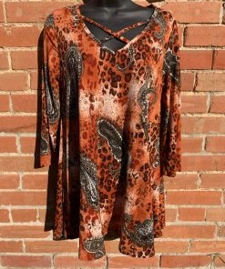 JJs Designs Ladies Paisley And Cheetah Criss Cross Tunic