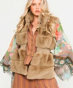 Aratta Vintage Oatmeal Winter Spice Vest