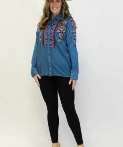 Avani Del Amour Yellowstone Bound Button Down Tunics