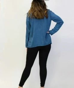 Avani Del Amour Yellowstone Bound Button Down Tunics